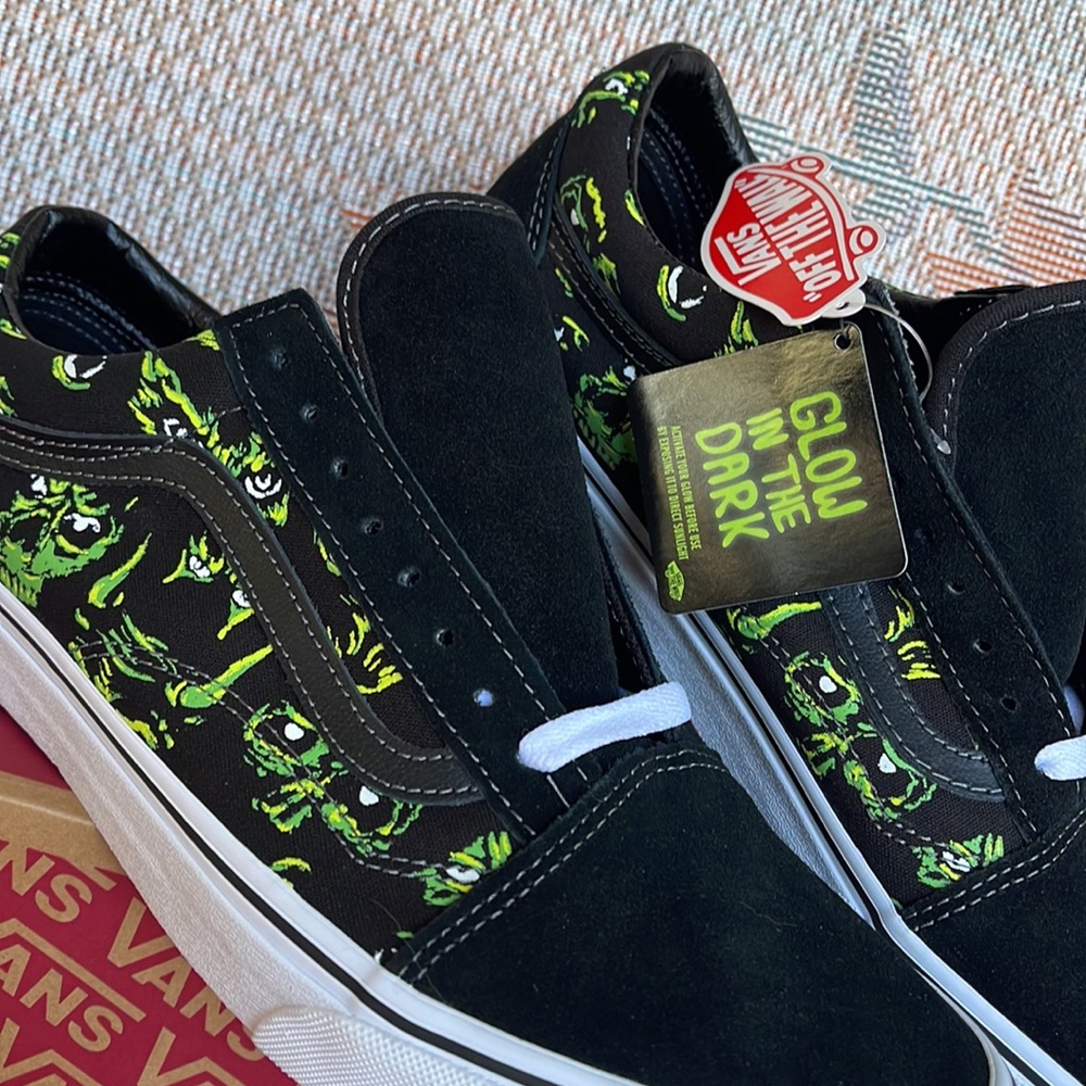 Vans Men’s Old Skool
Eyes in The Dark Black/Multi 
VN0A4BW2BML
Sneakers - Picture 8 of 16